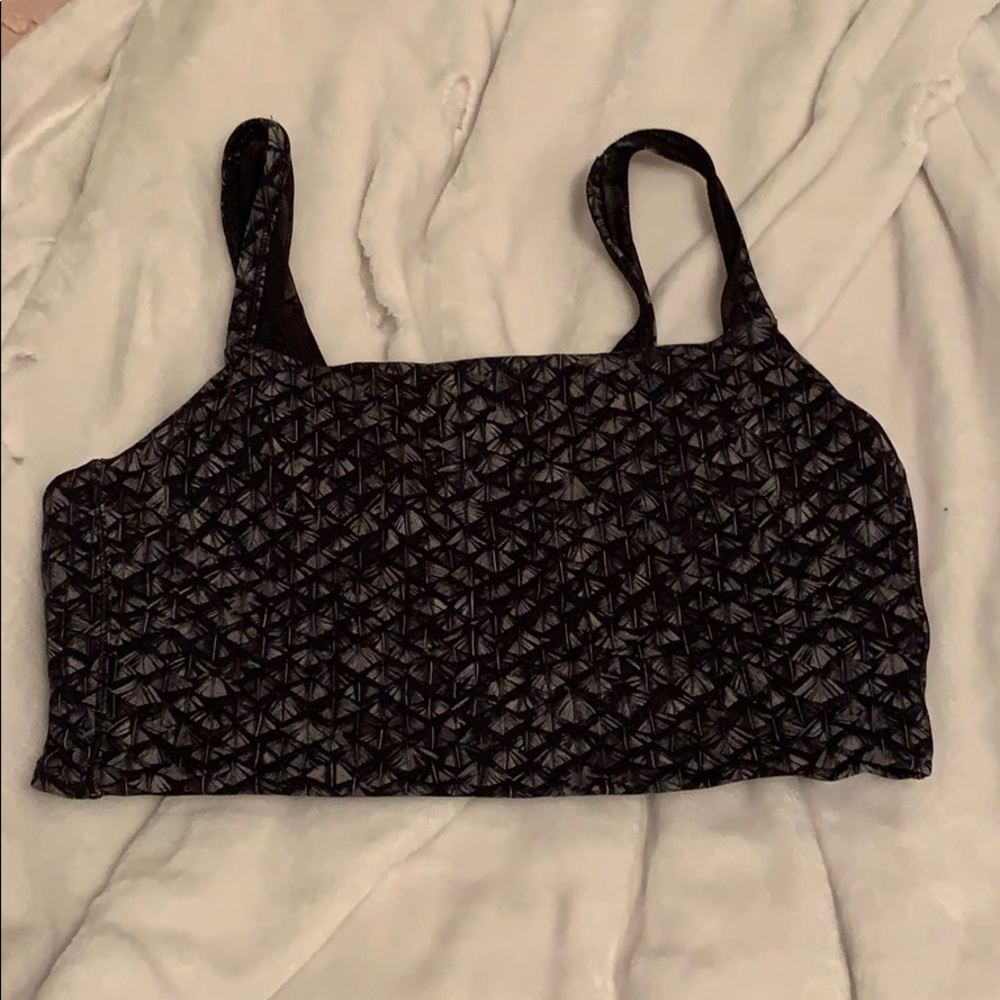 Lululemon sports bra